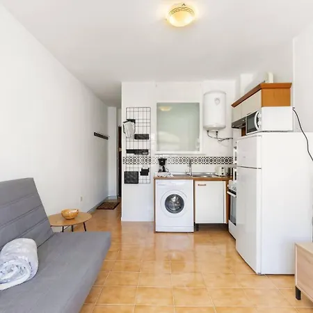 Chalet De Vacaciones Soleado En Un Vecindario Torrevieja